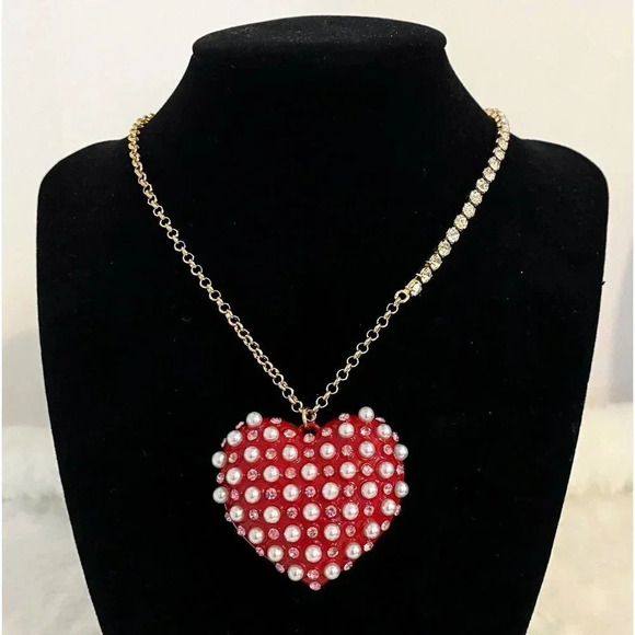 Betsey Johnson Faux Pearl & Pink Rhinestone Red Heart Necklace - Picture 8 of 9